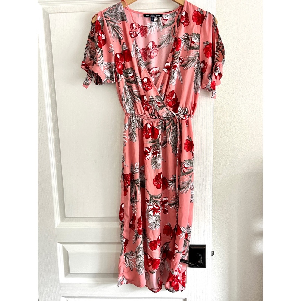 Floral V-Neck Wrap Midi Dress One Clothing Los Angeles S